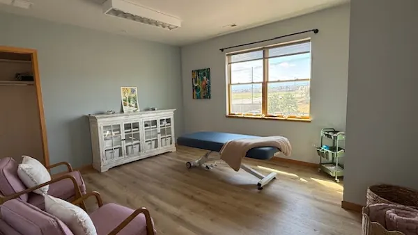 Illuminate IV Ketamine: Integrated Trauma Therapy, NeuroSomatic Healing, and Chronic Pain Recovery — ketamine clinic in Lafayette, Colorado (photo 3 of 3)