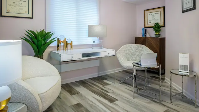 Lori Calabrese MD, Metabolic Psychiatry and Ketamine Treatment at Innovative Psychiatry — ketamine clinic in South Windsor, Connecticut (photo 1 of 3)