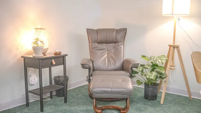 Lumin Health Newton, Massachusetts | Insurance-Covered Ketamine Therapy for Depression, Anxiety and PTSD — ketamine clinic in Newton, Massachusetts (photo 2 of 3)