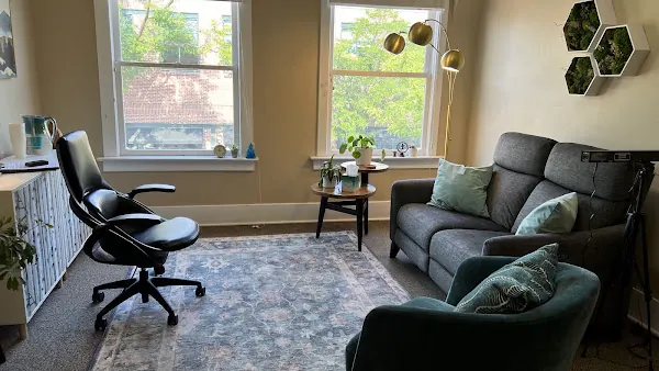 Maggie Young, LCSW, CHT, EMDR Certified Clinician and Consultant, Ketamine-Assisted Psychotherapist — ketamine clinic in Arvada, Colorado (photo 1 of 3)